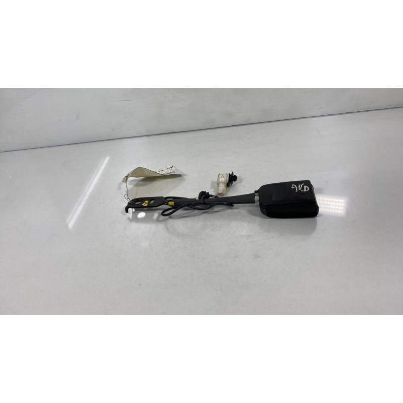 Attache ceinture avant droit PEUGEOT 308 1 Photo n°1