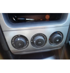 Attache ceinture avant droit PEUGEOT 308 1