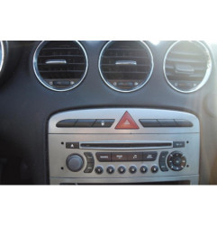 Attache ceinture avant droit PEUGEOT 308 1