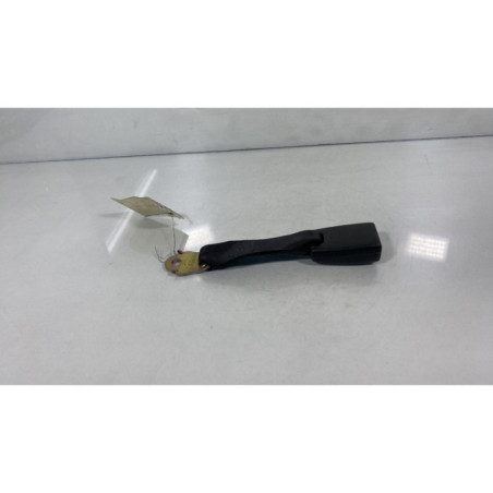 Attache ceinture arriere droit TOYOTA COROLLA 10 Photo n°1