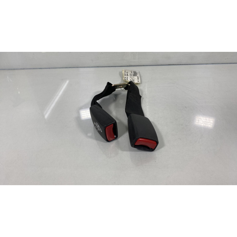 Attache ceinture arriere gauche TOYOTA COROLLA 10 Photo n°3