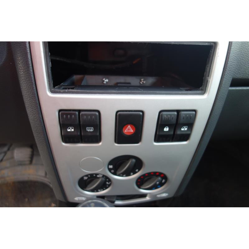 Bouton de warning DACIA LOGAN MCV 1 Photo n°10