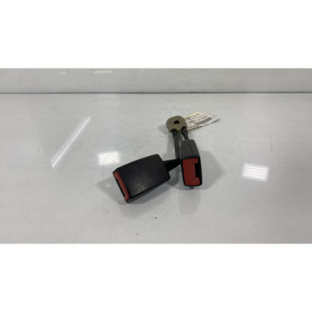 Attache ceinture arriere droit AUDI A3 1 Photo n°1