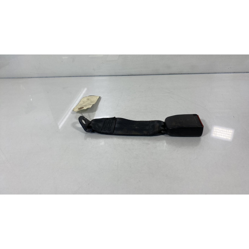 Attache ceinture arriere gauche PEUGEOT 406 Photo n°1