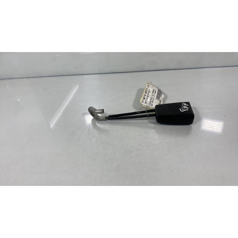 Attache ceinture arriere droit VOLKSWAGEN NEW BEETLE 1 Photo n°3
