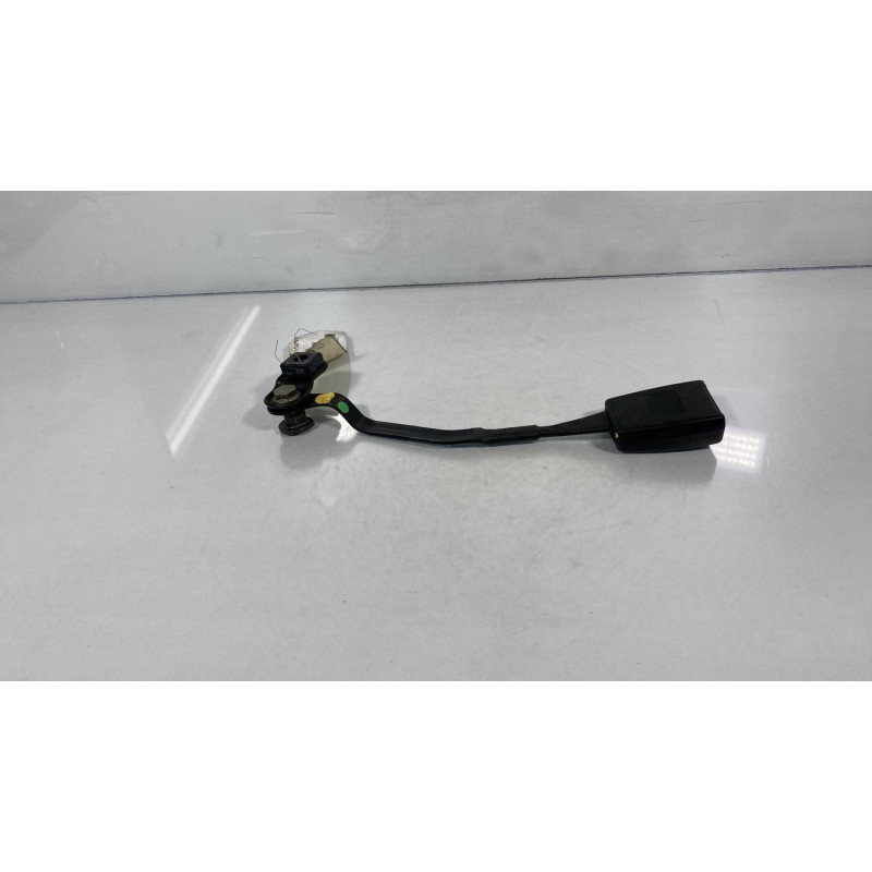 Attache ceinture avant gauche VOLKSWAGEN NEW BEETLE 1 Photo n°2