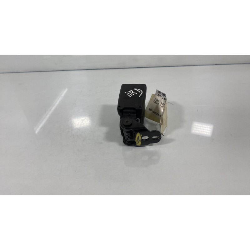 Attache ceinture arriere gauche FORD FOCUS 1 Photo n°2