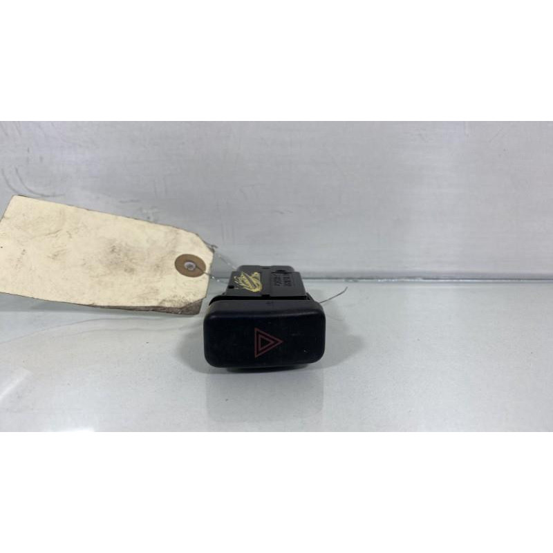 Bouton de warning MAZDA 323 5 Photo n°3