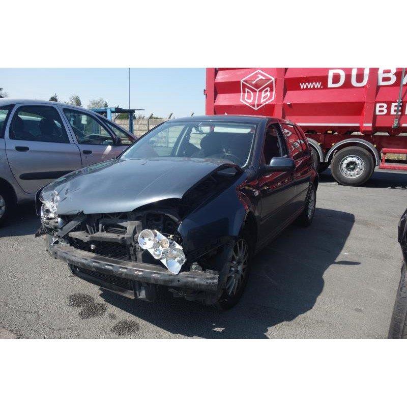 Attache ceinture arriere gauche VOLKSWAGEN GOLF 4 Photo n°4