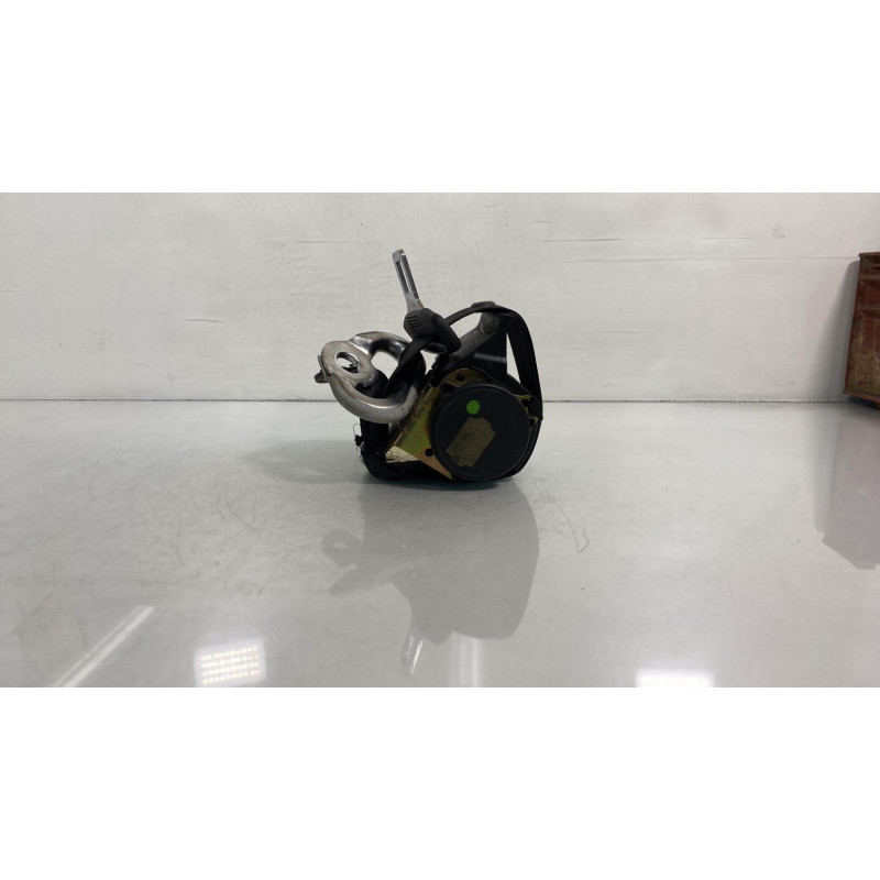 Ceinture arriere gauche VOLKSWAGEN GOLF 4 Photo n°3