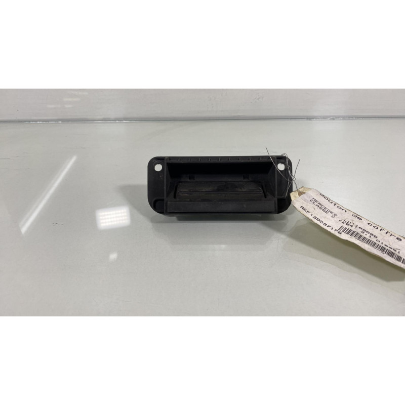 Bouton de coffre MERCEDES CLASSE C 204 Photo n°3