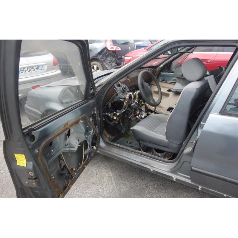 Vitre arriere droit RENAULT R19 Photo n°9