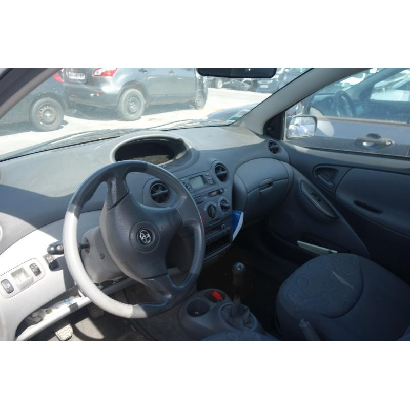 Feu arriere stop central TOYOTA YARIS 1 Photo n°8
