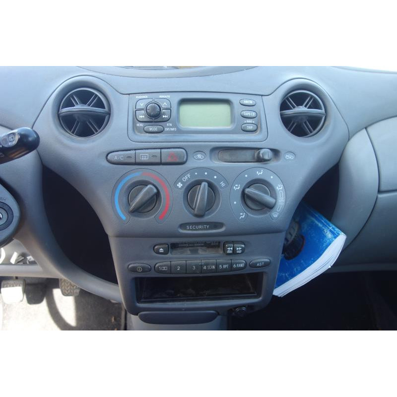 Feu arriere stop central TOYOTA YARIS 1 Photo n°9