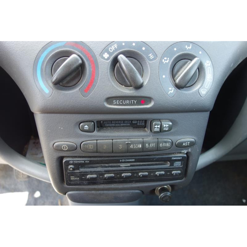 Anti brouillard gauche (feux) TOYOTA YARIS 1 Photo n°9