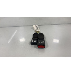 Attache ceinture arriere gauche TOYOTA YARIS 1