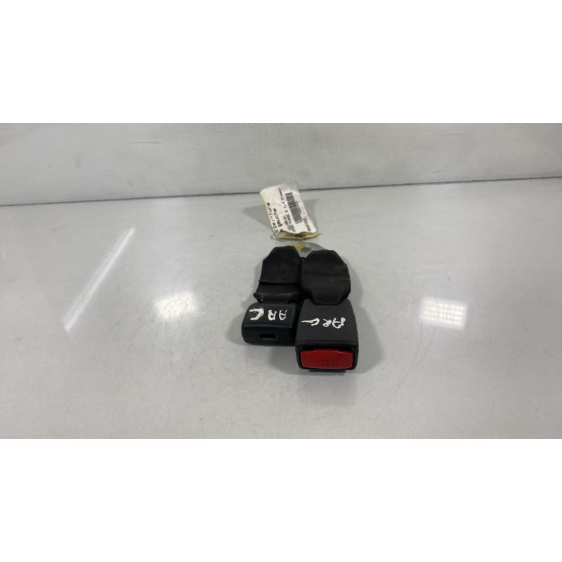 Attache ceinture arriere gauche TOYOTA YARIS 1 Photo n°3