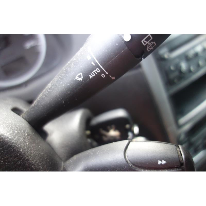Attache ceinture avant droit PEUGEOT 307 Photo n°11