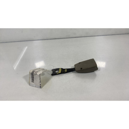 Attache ceinture avant droit MAZDA DEMIO Photo n°1