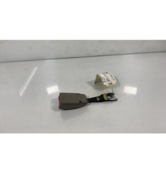 Attache ceinture avant droit MAZDA DEMIO