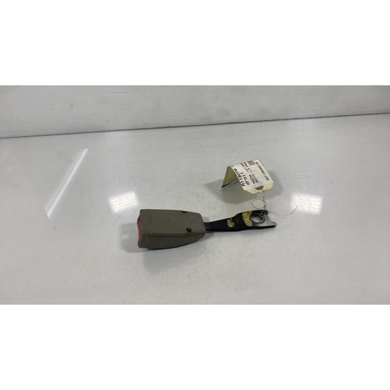Attache ceinture avant droit MAZDA DEMIO Photo n°2