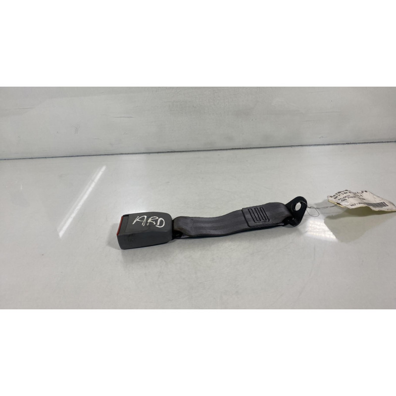 Attache ceinture arriere droit PEUGEOT 406 Photo n°2