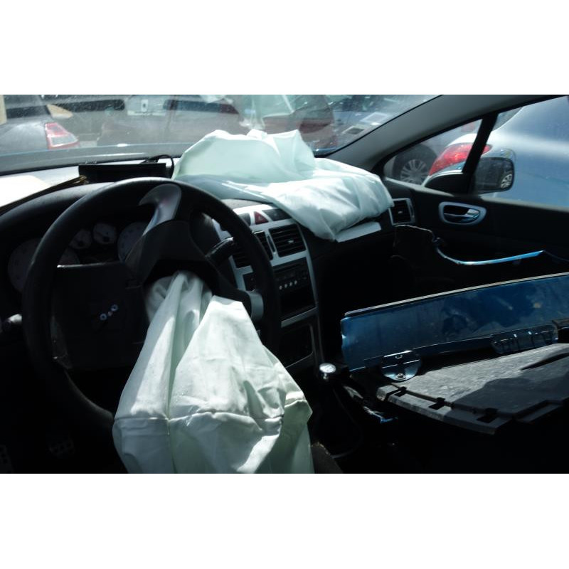Attache ceinture arriere droit PEUGEOT 307 Photo n°8
