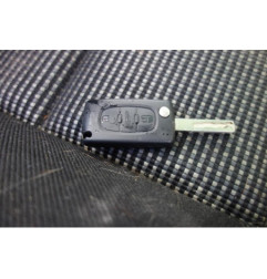 Attache ceinture arriere droit PEUGEOT 307