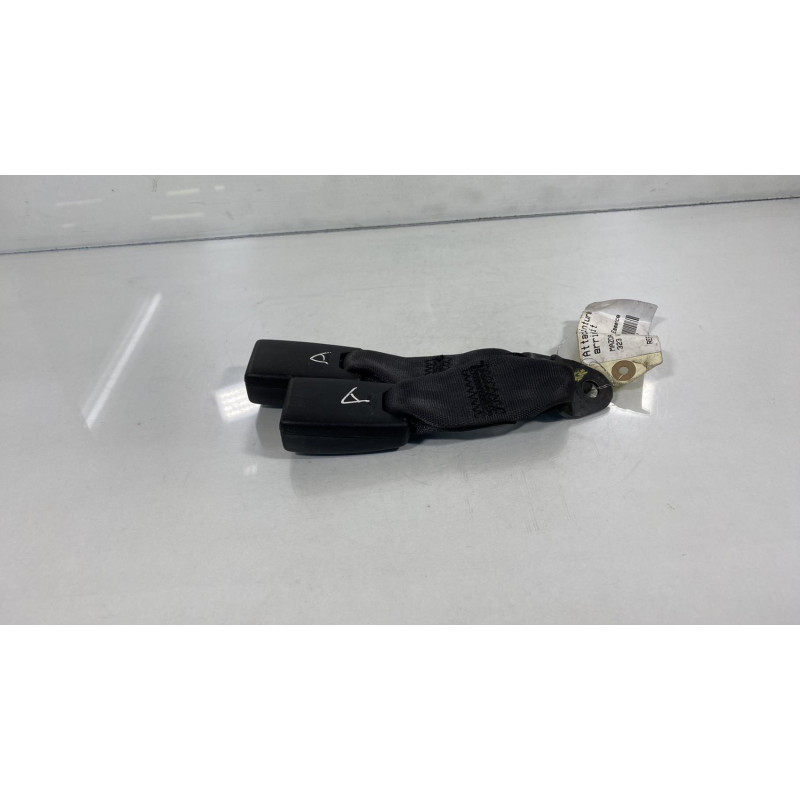 Attache ceinture arriere droit MAZDA 323 5 Photo n°3