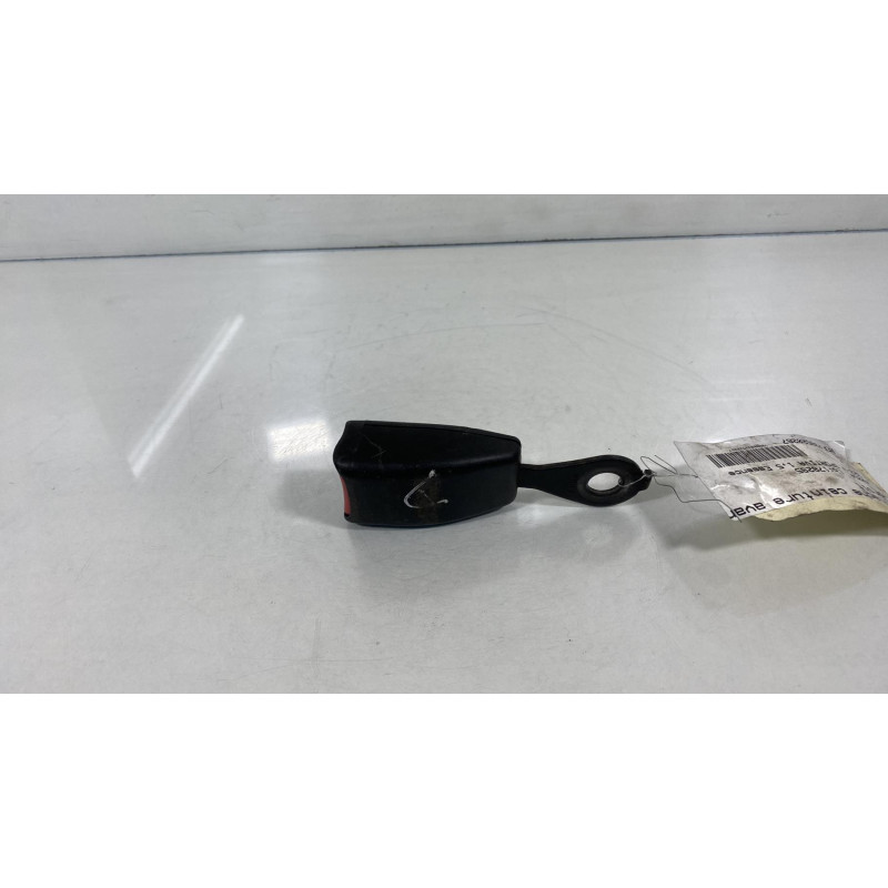 Attache ceinture avant droit MAZDA 323 5 Photo n°2