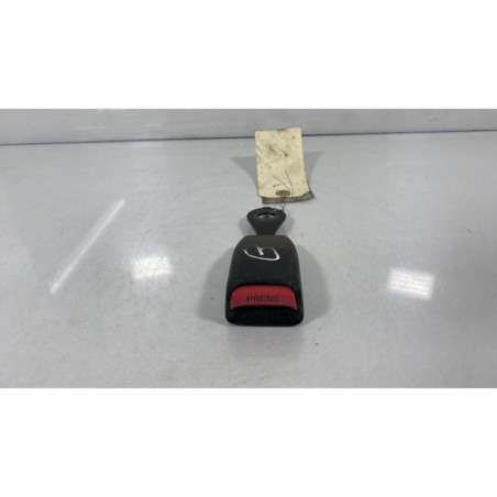 Attache ceinture avant gauche MAZDA 323 5 Photo n°1