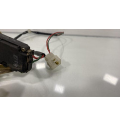 Serrure avant droit MAZDA 323 5