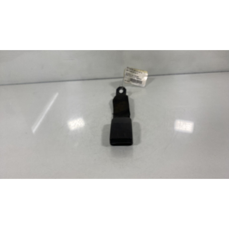 Attache ceinture arriere droit MITSUBISHI SPACE STAR 2 Photo n°1