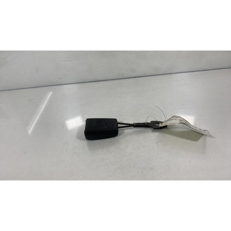 Attache ceinture avant gauche MERCEDES CLASSE C Photo n°3