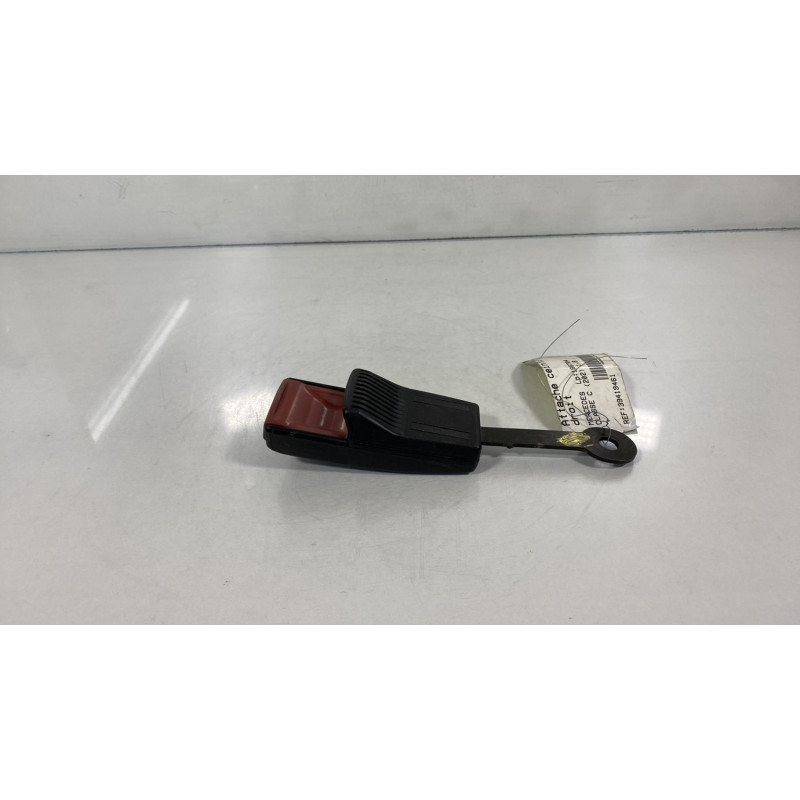 Attache ceinture avant droit MERCEDES CLASSE C Photo n°3