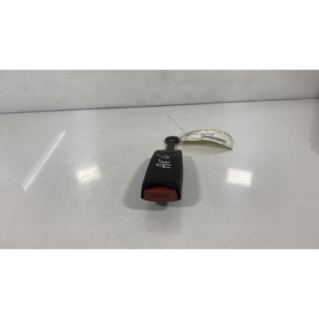 Attache ceinture avant gauche MERCEDES CLASSE C Photo n°1