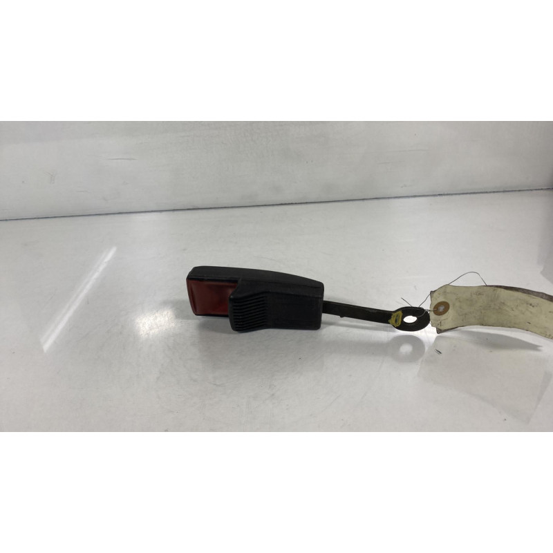 Attache ceinture avant gauche MERCEDES CLASSE C Photo n°2