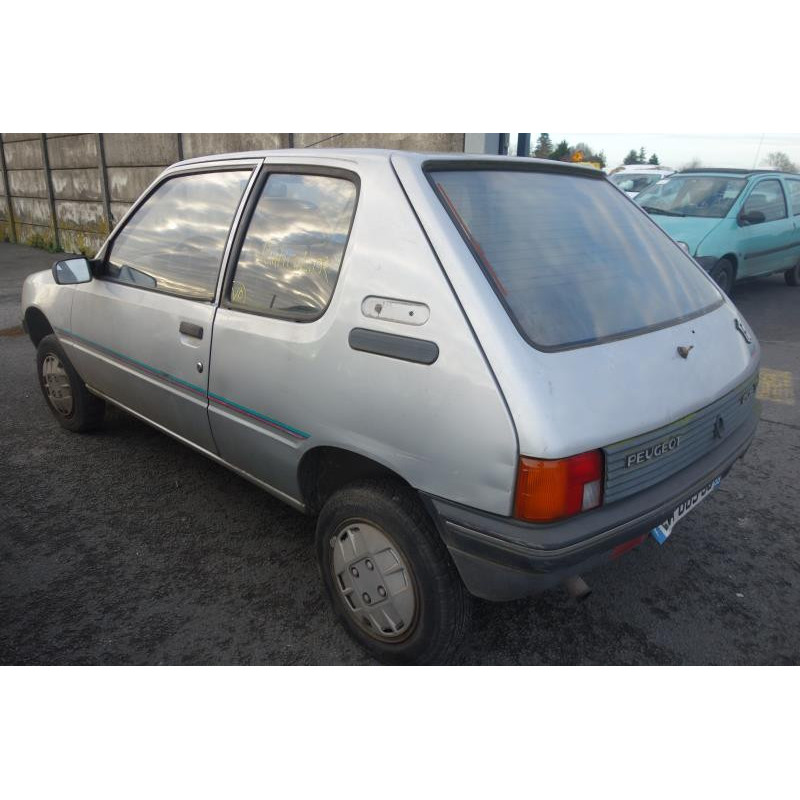 Pompe lave glace avant PEUGEOT 205 Photo n°7