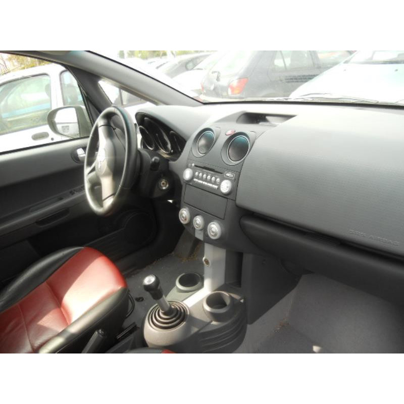 Vitre avant gauche MITSUBISHI COLT 6 Photo n°8