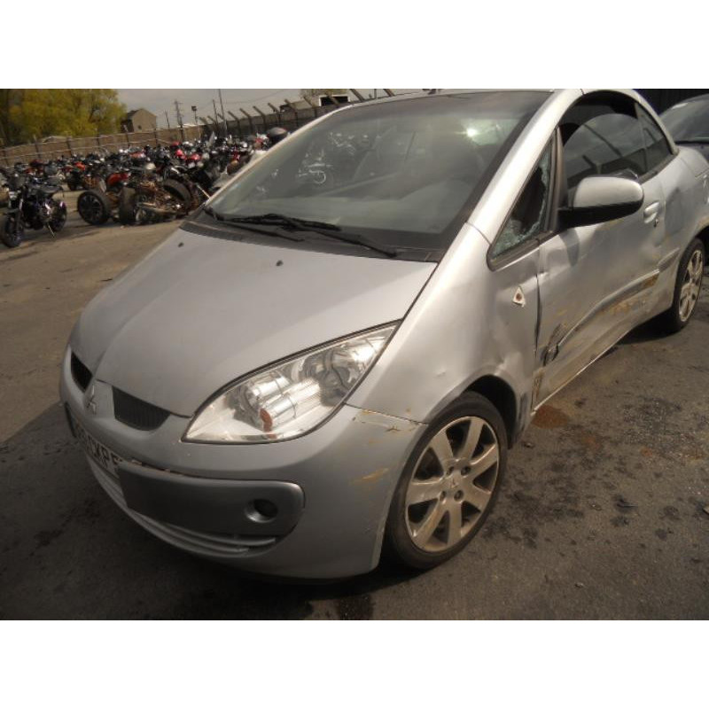 Vitre avant gauche MITSUBISHI COLT 6 Photo n°12