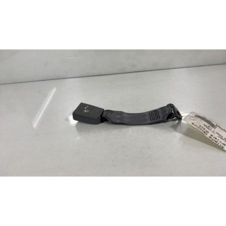 Attache ceinture arriere droit PEUGEOT 406 Photo n°1
