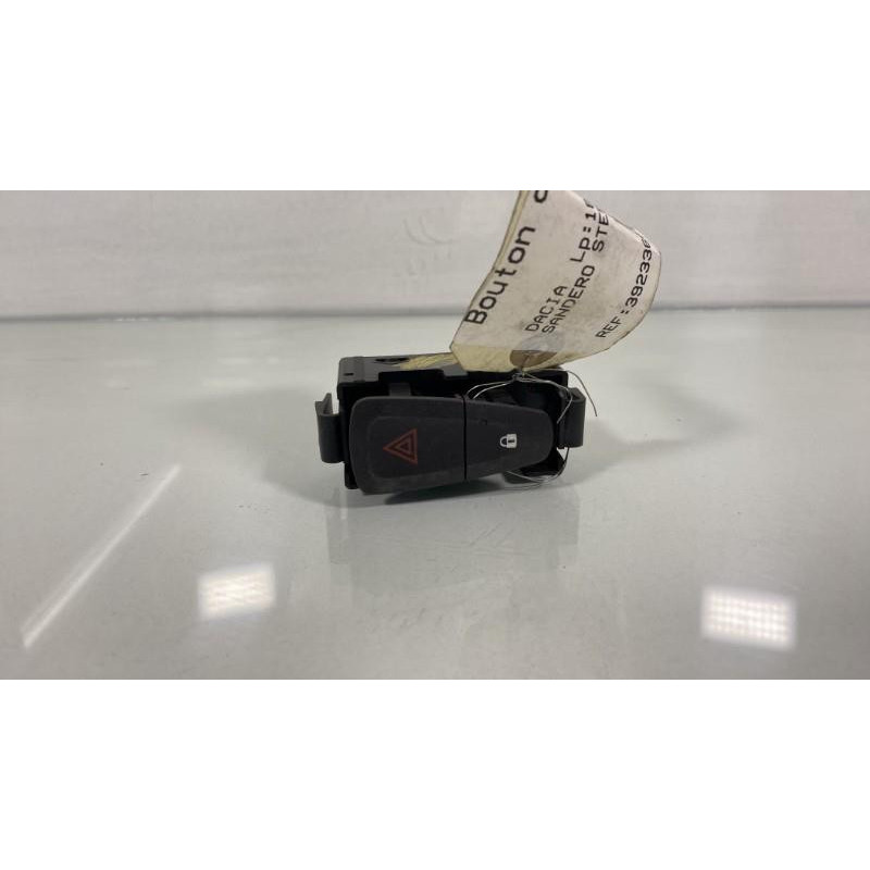 Bouton de warning DACIA SANDERO 2 Photo n°2