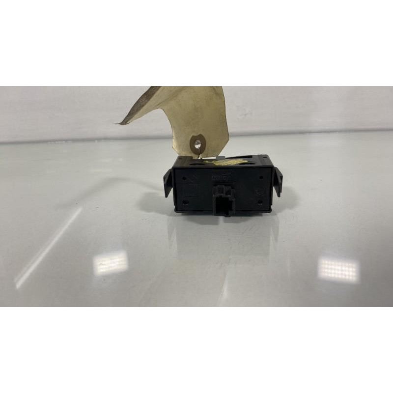Bouton de warning DACIA SANDERO 2 Photo n°3