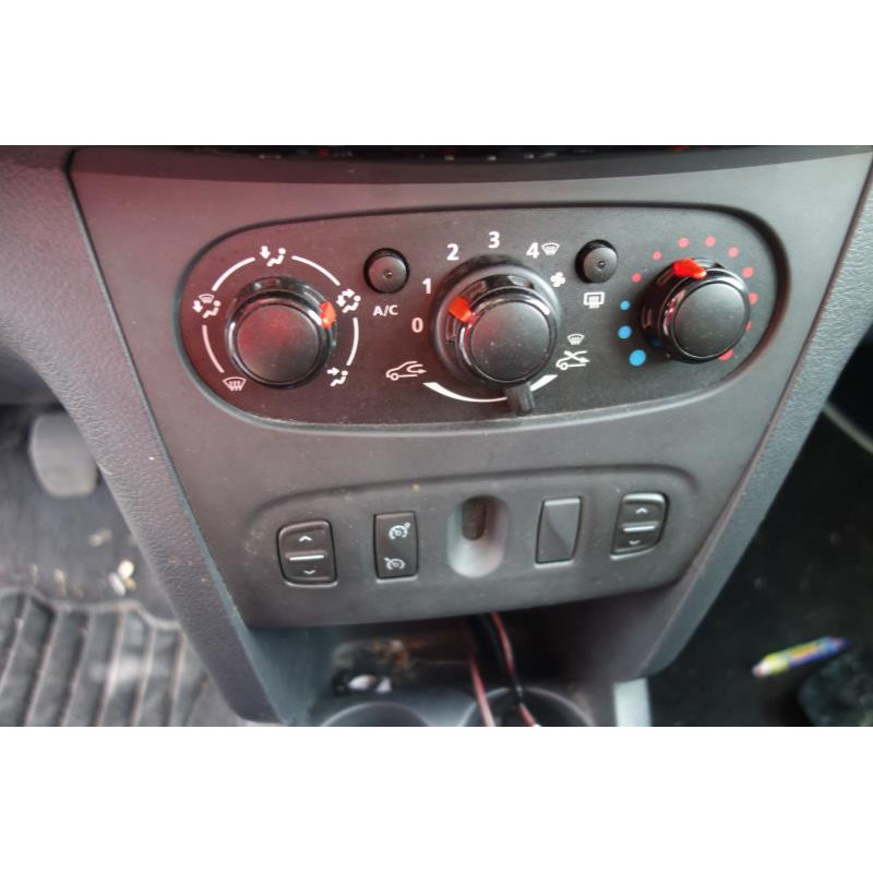 Commande chauffage DACIA SANDERO 2 Photo n°9