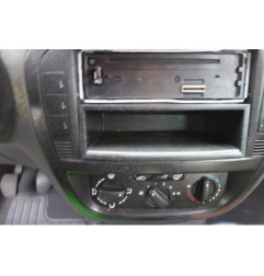 Attache ceinture arriere gauche CITROEN C2