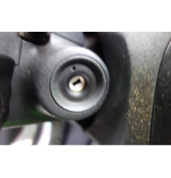Attache ceinture arriere gauche CITROEN C2