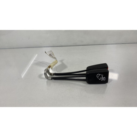 Attache ceinture arriere droit VOLKSWAGEN POLO 3 Photo n°1