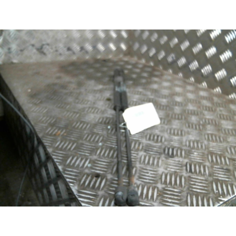 Verin de coffre FIAT CROMA 2 Photo n°1