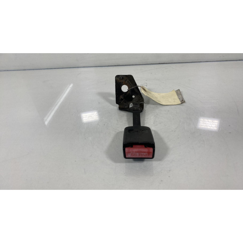 Attache ceinture arriere gauche PEUGEOT 307 Photo n°1