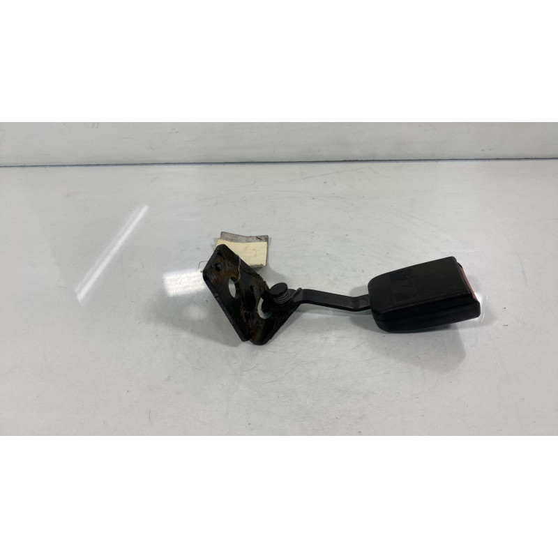 Attache ceinture arriere gauche PEUGEOT 307 Photo n°2